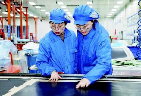 復合材料廠生產現場。