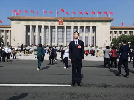 全國人大代表、中航鋰電生產調度 邢京龍